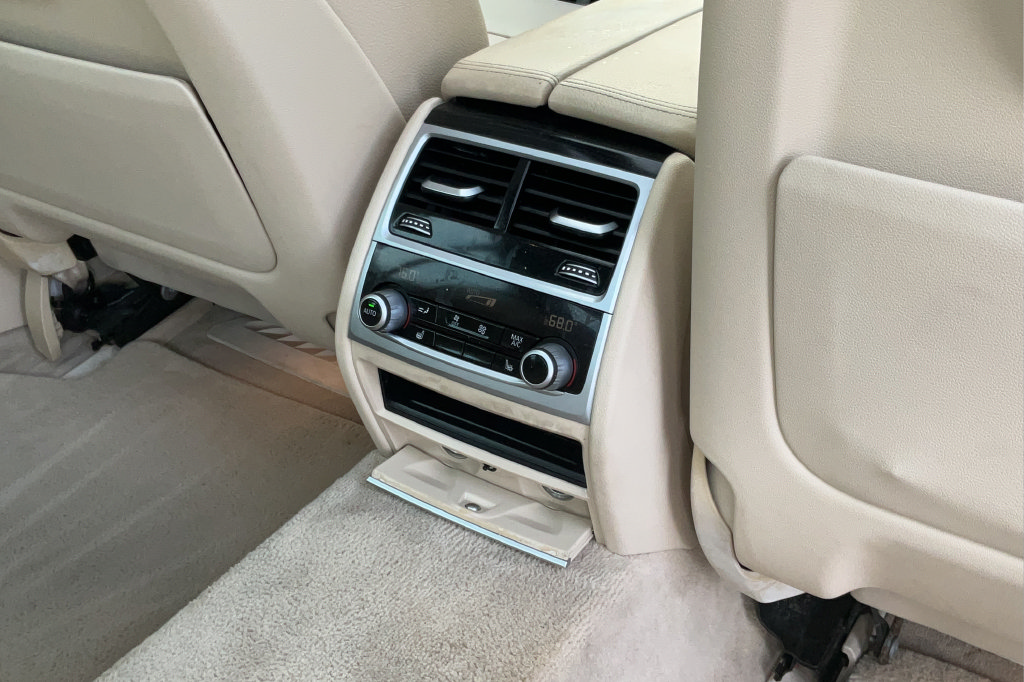 Used 2018 BMW 740i RWD image 21