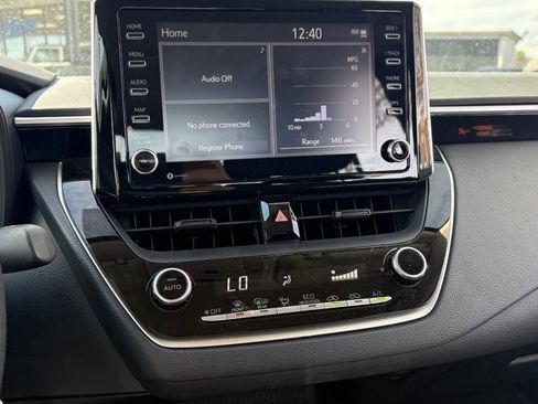 Used 2021 Toyota Corolla LE image 16