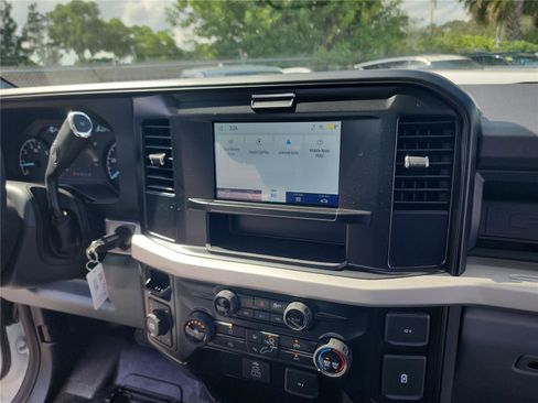 New 2025 Ford F250 XL w/ XL Chrome Package AWD/4WD image 19