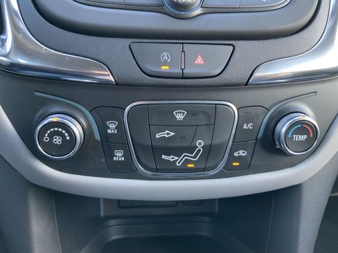 Used 2024 Chevrolet Equinox LS w/ LS Convenience Package image 42