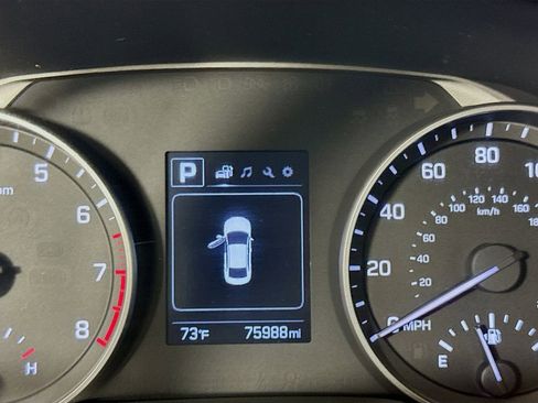 Used 2018 Hyundai Elantra SEL FWD image 15