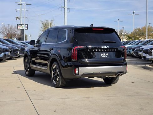 New 2025 Kia Telluride EX image 3