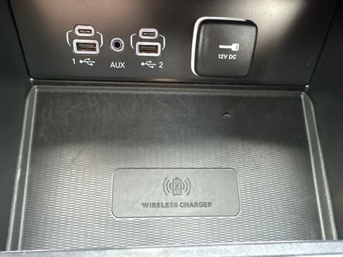 Used 2024 Jeep Grand Cherokee L Altitude AWD/4WD image 37