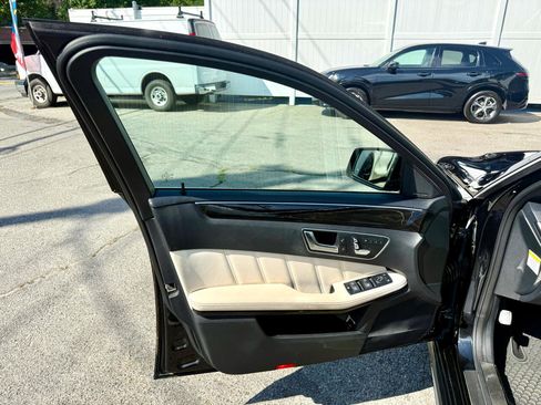 Used 2014 Mercedes-Benz E 250 BlueTEC Sedan image 10