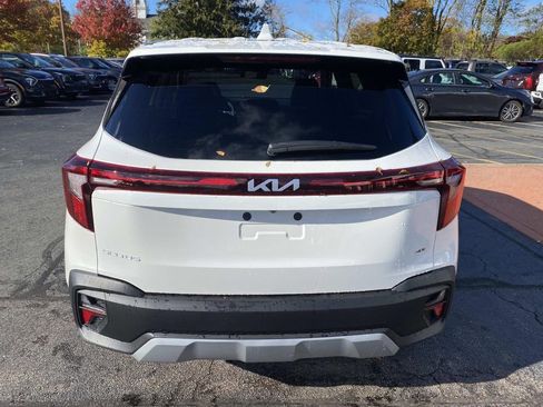 New 2026 Kia Seltos LX image 3
