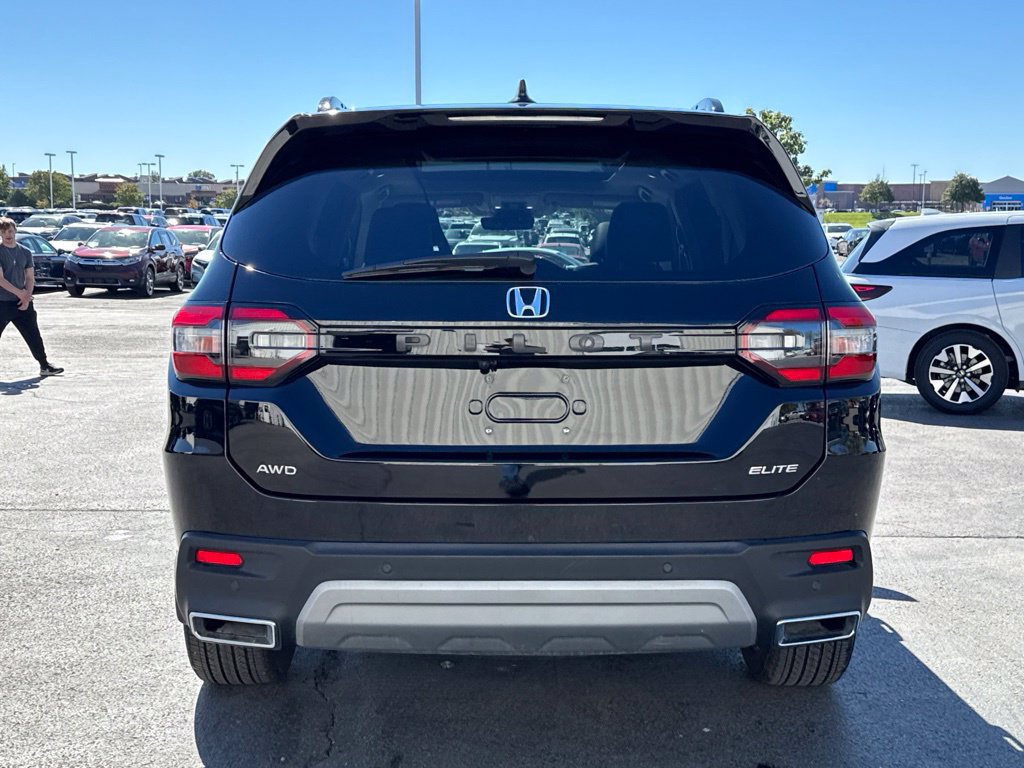 Used 2025 Honda Pilot Elite image 6