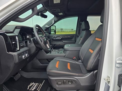 Used 2024 GMC Sierra 2500 AT4 w/ AT4 Premium Plus Package AWD/4WD image 12
