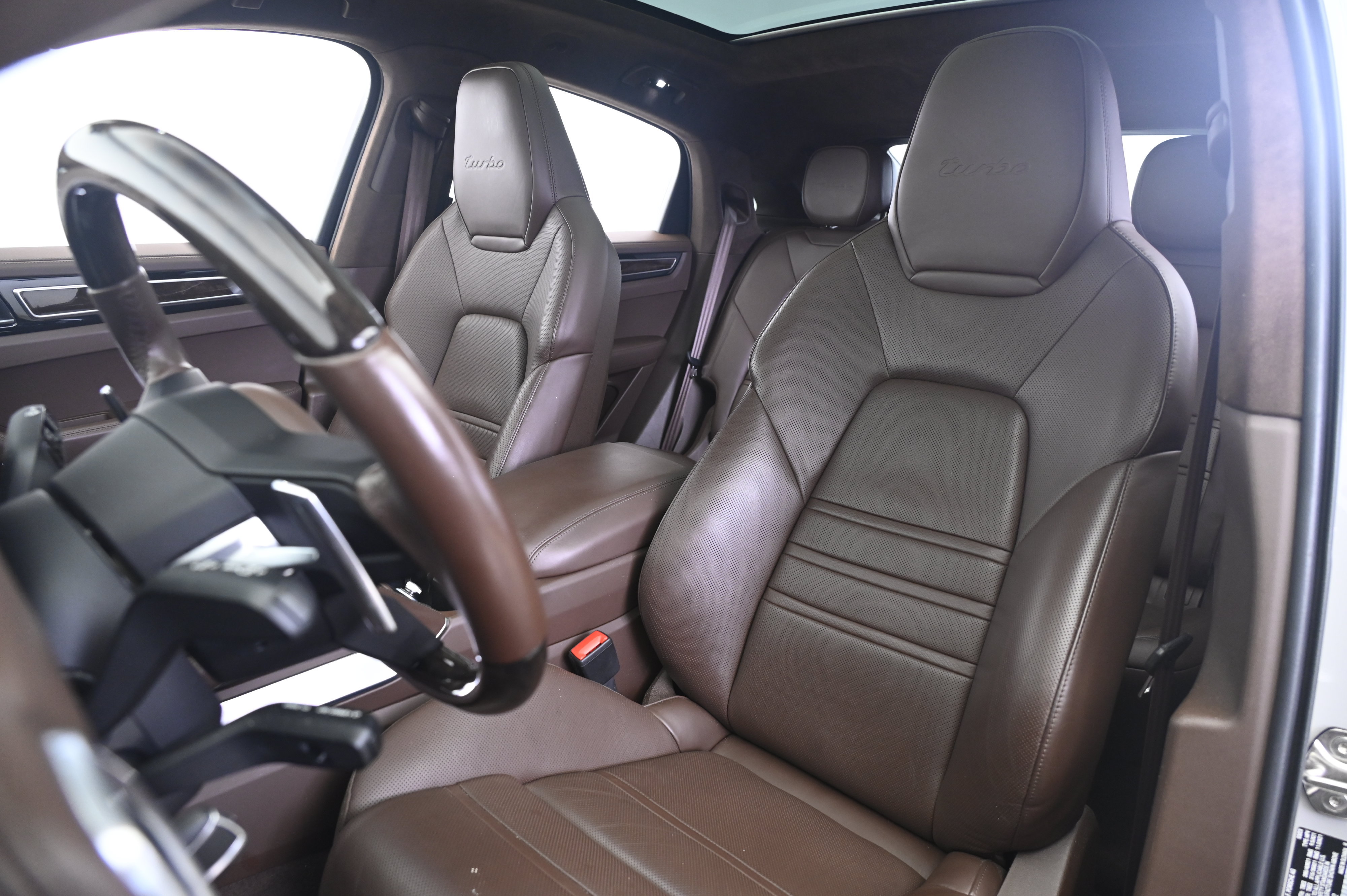 Certified 2023 Porsche Cayenne Turbo AWD/4WD image 5