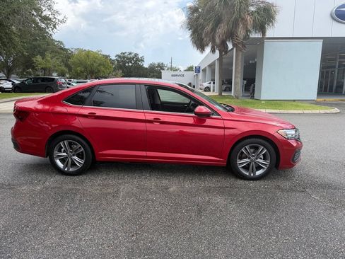 Used 2023 Volkswagen Jetta SE FWD image 2