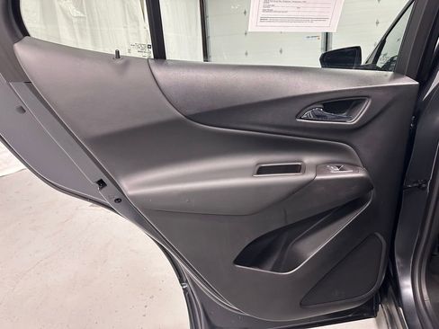 Used 2022 Chevrolet Equinox LT image 37