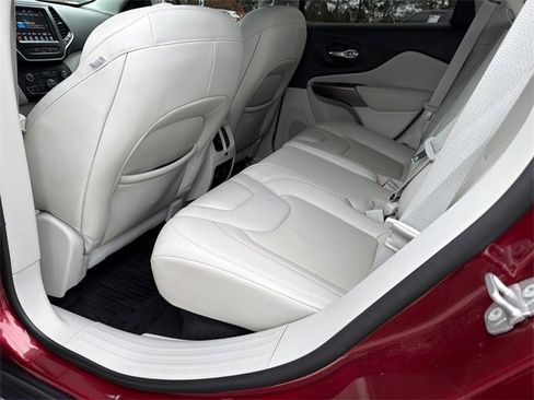 Used 2021 Jeep Cherokee Latitude Lux w/ Comfort/Convenience Group image 20