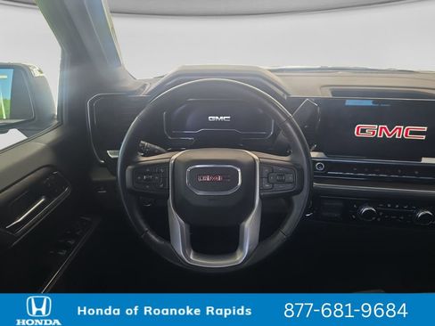 Used 2025 GMC Sierra 1500 SLT AWD/4WD image 13