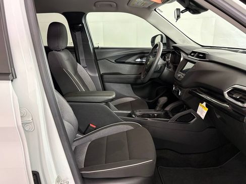 Used 2023 Chevrolet TrailBlazer LT FWD image 44