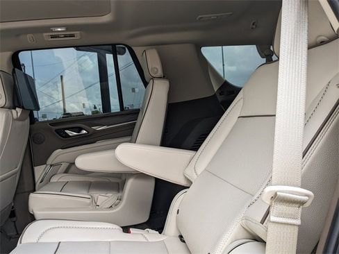 Used 2024 GMC Yukon Denali w/ Denali Reserve Package image 14