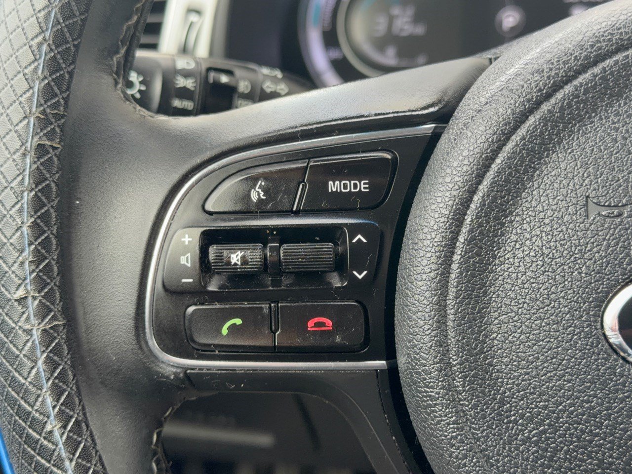 Used 2018 Kia Niro EX FWD image 18
