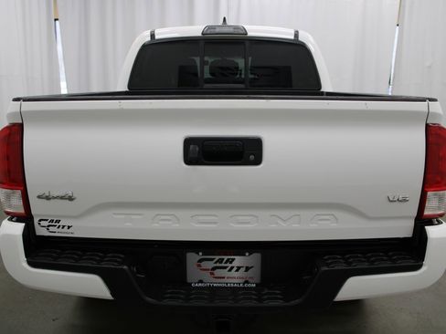 Used 2016 Toyota Tacoma SR w/ Towing Package image 6