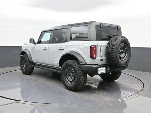 Used 2024 Ford Bronco Outer Banks image 5