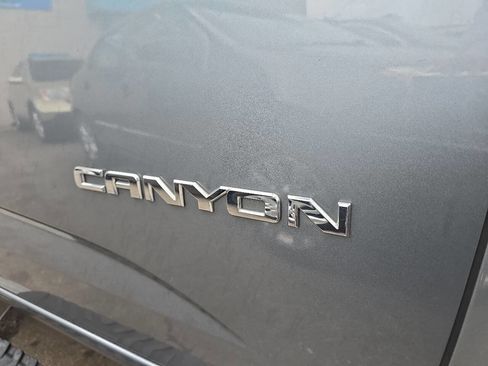 Used 2018 GMC Canyon SLT w/ Driver Alert Package image 11