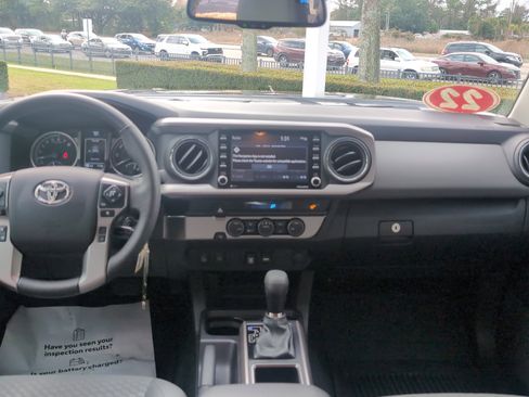 Certified 2022 Toyota Tacoma SR5 image 29