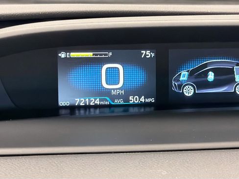 Used 2022 Toyota Prius XLE FWD image 8