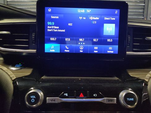 Used 2021 Ford Explorer Limited w/ Equipment Group 301A RWD image 25