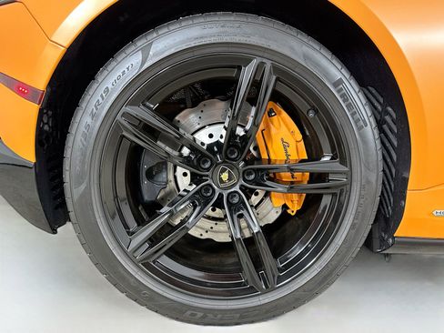 Used 2021 Lamborghini Huracan EVO RWD image 57