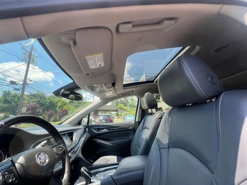 Used 2020 Buick Enclave Premium w/ Sun and Sites Package AWD/4WD image 27