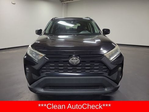 Used 2019 Toyota RAV4 XLE Premium image 2