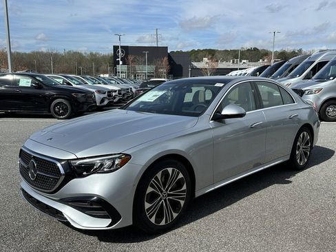New 2026 Mercedes-Benz E 450 4MATIC Sedan image 4