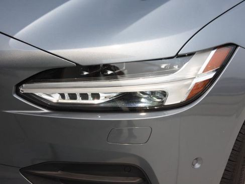 Used 2018 Volvo S90 T5 Momentum w/ Convenience Package image 40