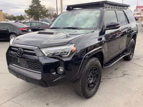 Used 2021 Toyota 4Runner Venture w/ Moonroof Package image 16