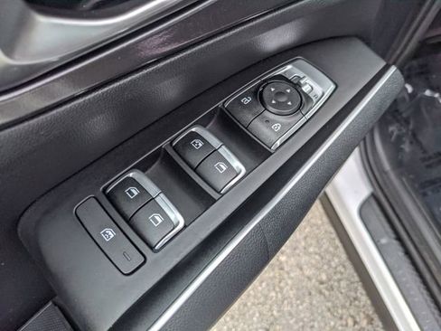 Used 2022 Kia Sorento LX image 18