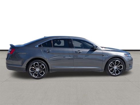Used 2018 Ford Taurus SHO w/ Driver Assist Package image 4