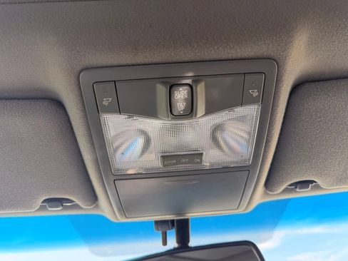 Used 2012 Toyota Avalon FWD image 23