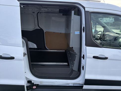 Used 2021 Ford Transit Connect XL image 24