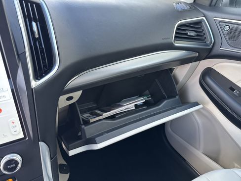 Certified 2022 Ford Edge Titanium image 42