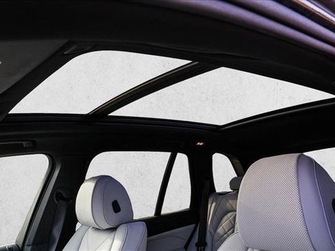 Certified 2025 BMW X5 xDrive50e w/ Parking Assistance Package image 11