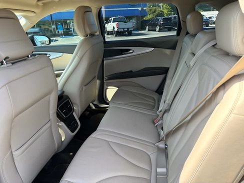 Used 2020 Lincoln Nautilus FWD w/ Equipment Group 101A image 12