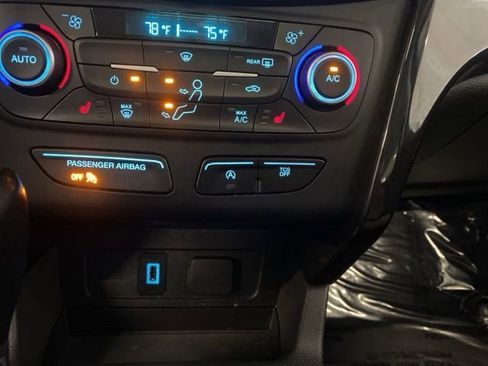Used 2018 Ford Escape SE w/ SE Sport Appearance Package FWD image 23