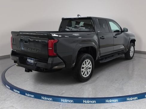 Certified 2025 Toyota Tacoma SR5 AWD/4WD image 5