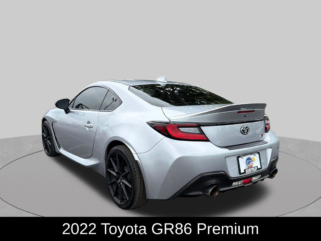 Used 2022 Toyota GR86 Premium w/ ALL Weather Mat Package (TMS) RWD image 3