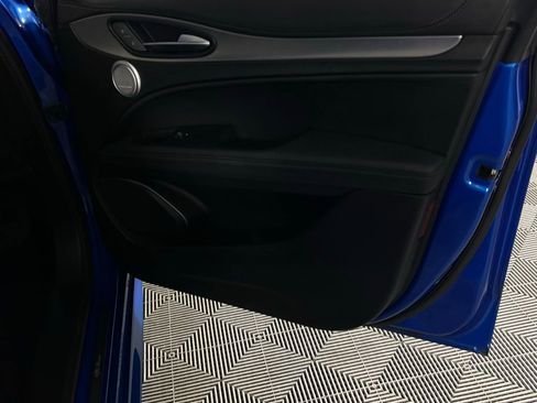 Used 2023 Alfa Romeo Stelvio Veloce image 40
