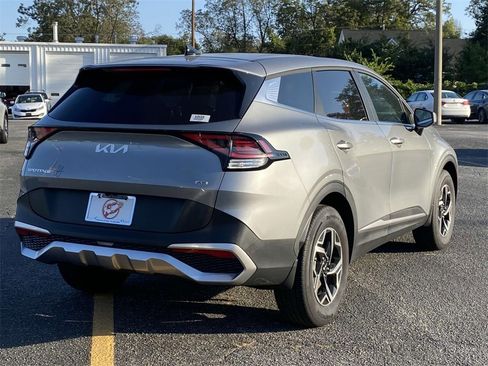 New 2024 Kia Sportage LX image 3