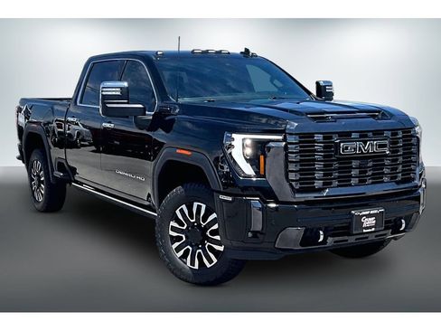 Used 2024 GMC Sierra 3500 Denali Ultimate AWD/4WD image 3
