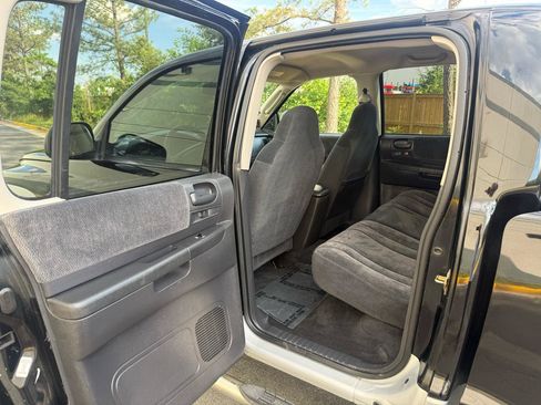 Used 2004 Dodge Dakota SLT w/ Deluxe Convenience Group AWD/4WD image 16