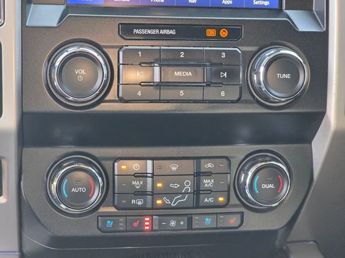 Used 2021 Ford F250 Lariat w/ Lariat Value Package image 27