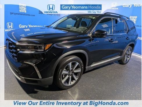 Certified 2025 Honda Pilot Elite image 11