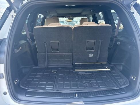 Used 2024 Jeep Grand Cherokee L Limited w/ Black Appearance Package image 20