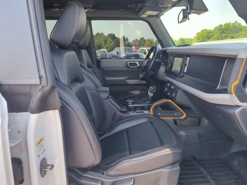 Used 2022 Ford Bronco Badlands w/ Sasquatch Package AWD/4WD image 21