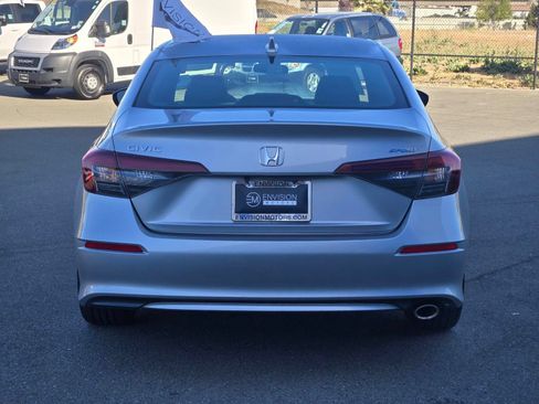 Used 2025 Honda Civic Sport image 6